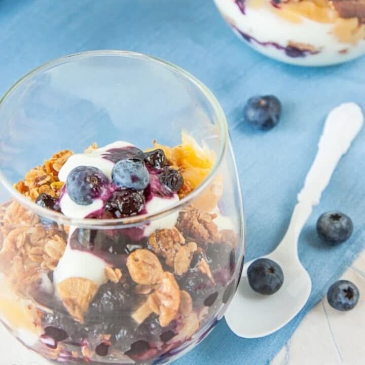 Blueberry and Lemon Yogurt Parfaits | Delicious Everyday