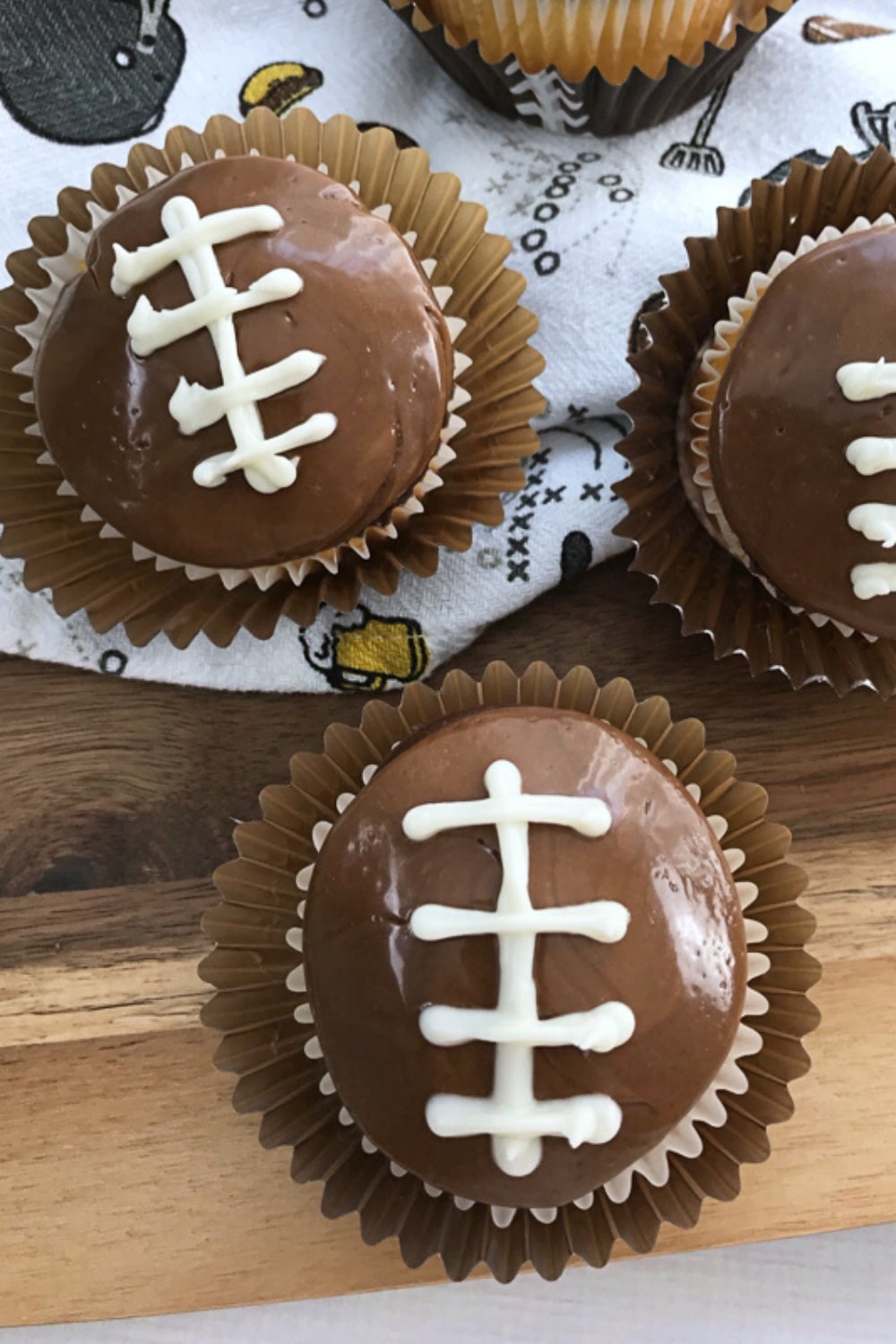 Easy & Fun Football Cupcakes 🏈 by Delicious Everyday