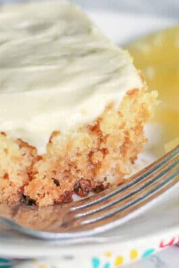 Bolo de Ananás Escovado com Gelada de Queijo Creme