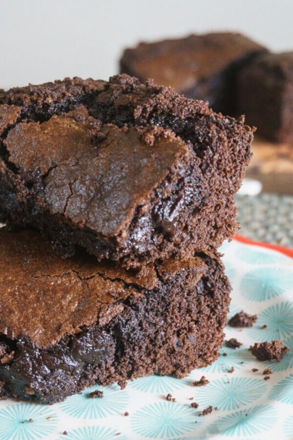 Double Chocolate Olive Oil Brownies Easy Brownie Recipe Delicious   Double Chocolate Olive Oil Brownies 2 600x900 